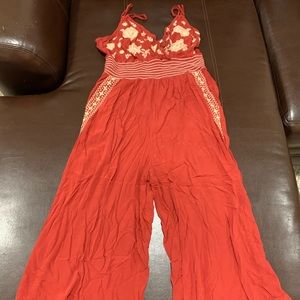 American Eagle adjustable strap jumpsuit with pockets size L